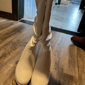 Elegant Cream Women's Boots